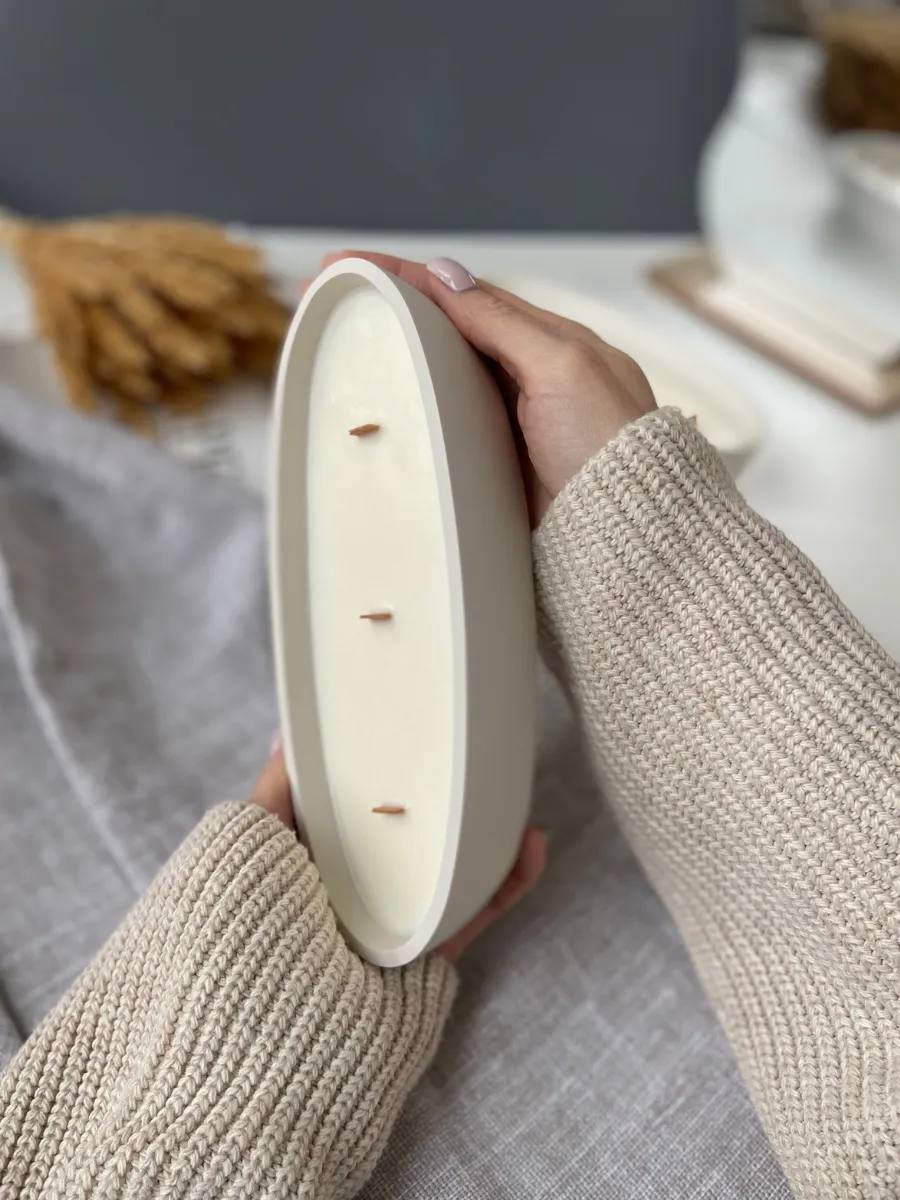 Handmade Scented Candle — Amber & Musk Glow (Amber, Musk & Sandalwood)