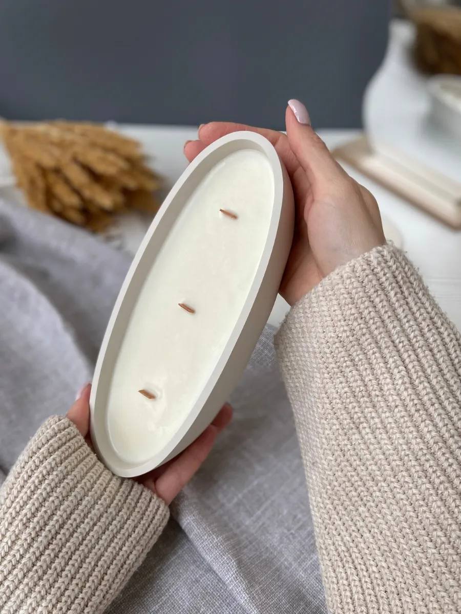 Handmade Scented Candle — Amber & Musk Glow (Amber, Musk & Sandalwood)